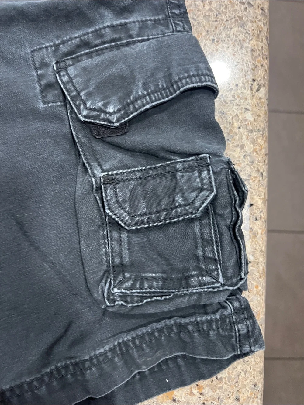 Sz 34 Men's Black Cargo Shorts the original trail head cargo z24
